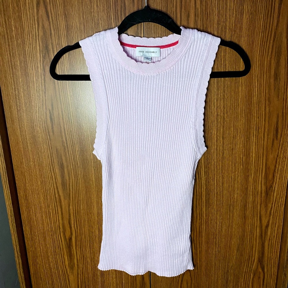Free Assembly Ribbed Scalloped Tank Top Women Large Pink Sleeveless Sweater Knit